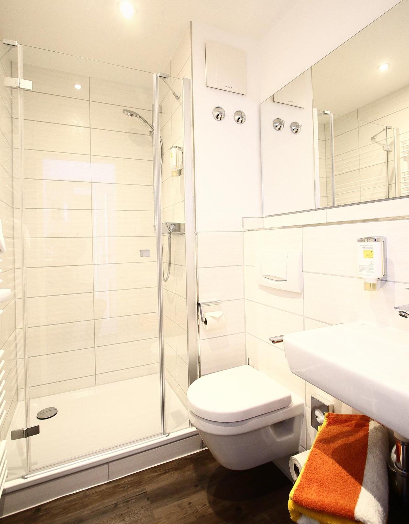 Double Room - Disability Access,1630886371:JPEG
